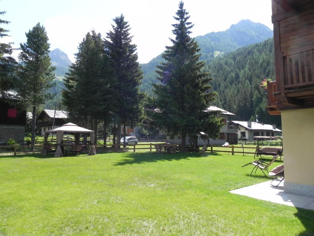 Villa Americana Chambres D'Hotes Champoluc Eksteriør billede