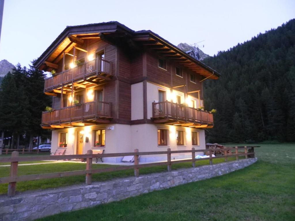 Villa Americana Chambres D'Hotes Champoluc Eksteriør billede